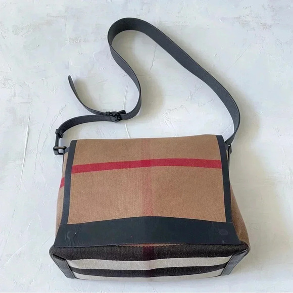 Burberry Messenger Unisex Bag - Picture 1 of 14